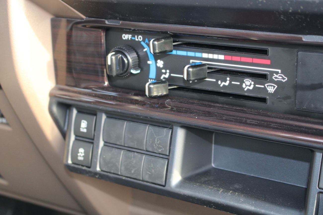 Toyota Land Cruiser Pick Up TOYOTA LANDCRUISER 79 2.8L DIESEL DOUBLE CAB STD E MANUAL