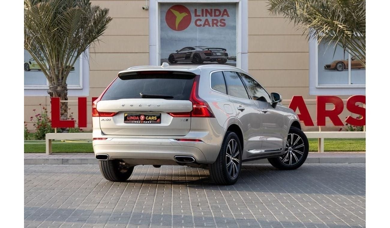فولفو XC 60 T5 Momentum 2.0L AWD Volvo XC60 T5 2021 GCC under Agency Warranty and Service Contract with Flexible