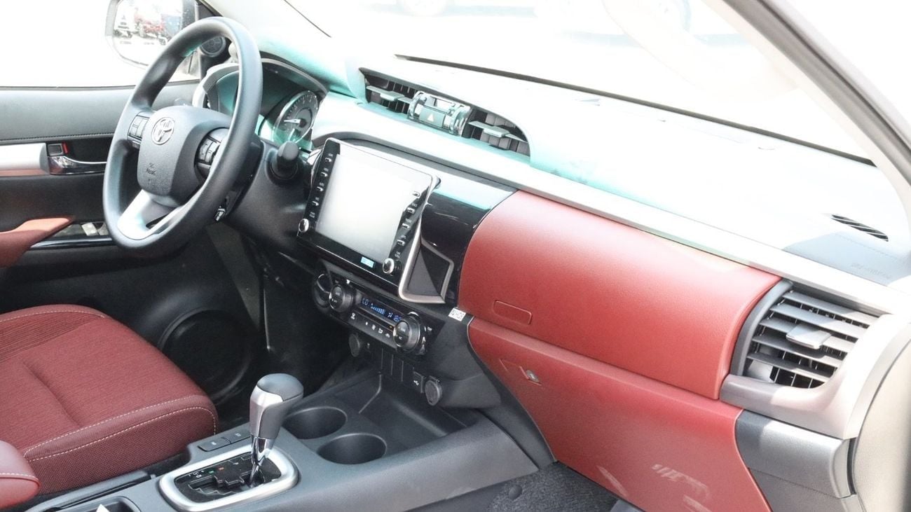 تويوتا هيلوكس TOYOTA HILUX SR5 2.7L A/T full option