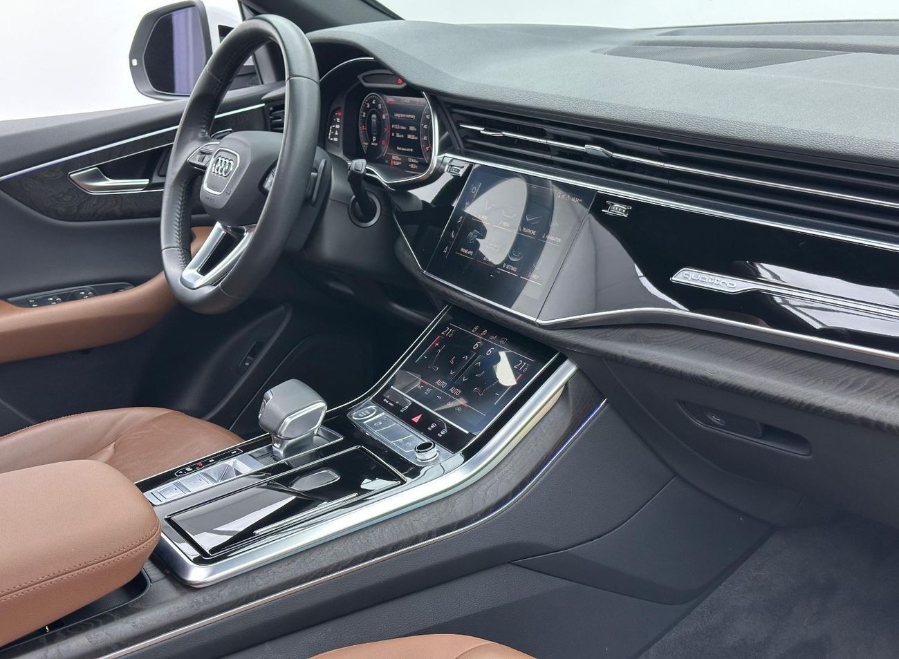 Audi Q8 55 TFSI quattro S-Line 3.0L (340 HP) 2020 Audi Q8 S-Line 55TFSI Quattro, Warranty, 2027 Audi Service