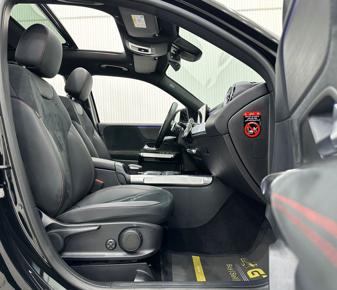 مرسيدس بنز GLB 200 2022 Mercedes Benz GLB200 AMG Premium 7 Seater, Oct 2027 Mercedes Warranty, Full Options, GCC