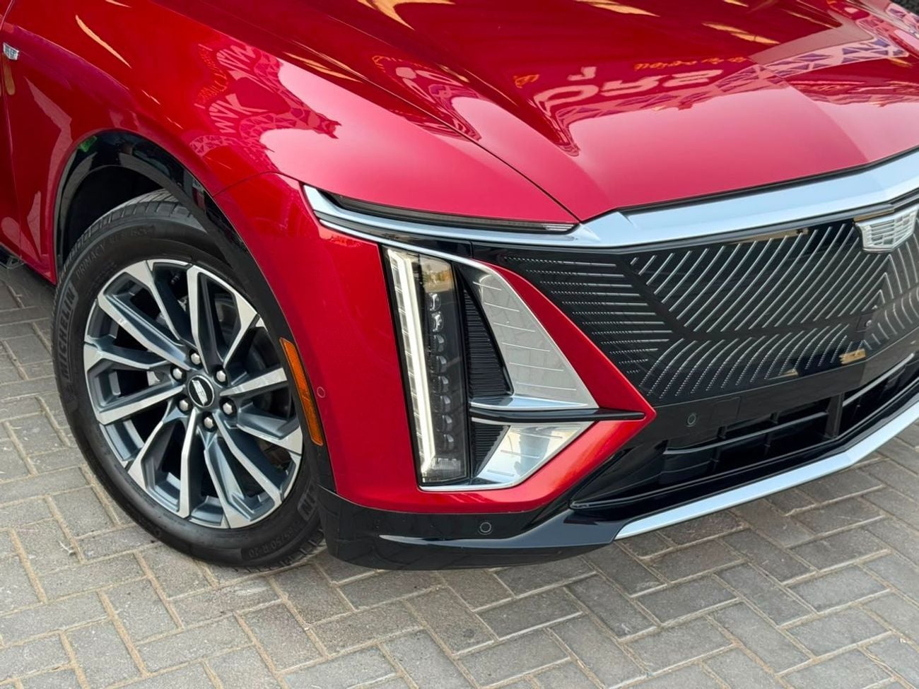 Cadillac Lyriq LAUNCH EDITION FULLY ELECTRIC / LAXURY CAR / BIG SCREEN / PREMIUM SOUND SYSTEM / 360 CAMERA / COOLING AND HEATING S