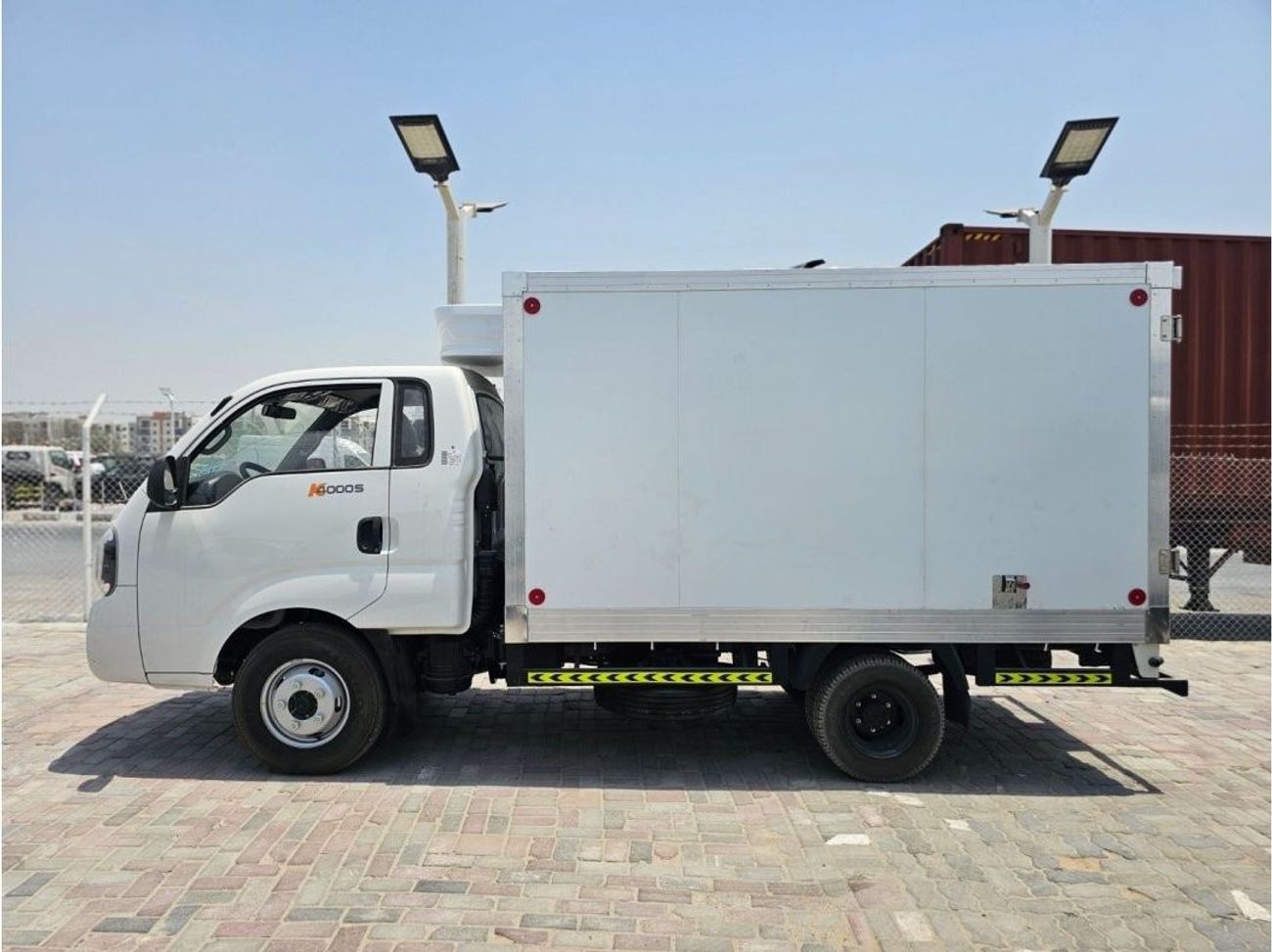 كيا بونغو KIA Bongo K4000 3.0L Turbo Diesel, Pick-up Truck, Dual Compressor -18° to 10° C With Side Door,
