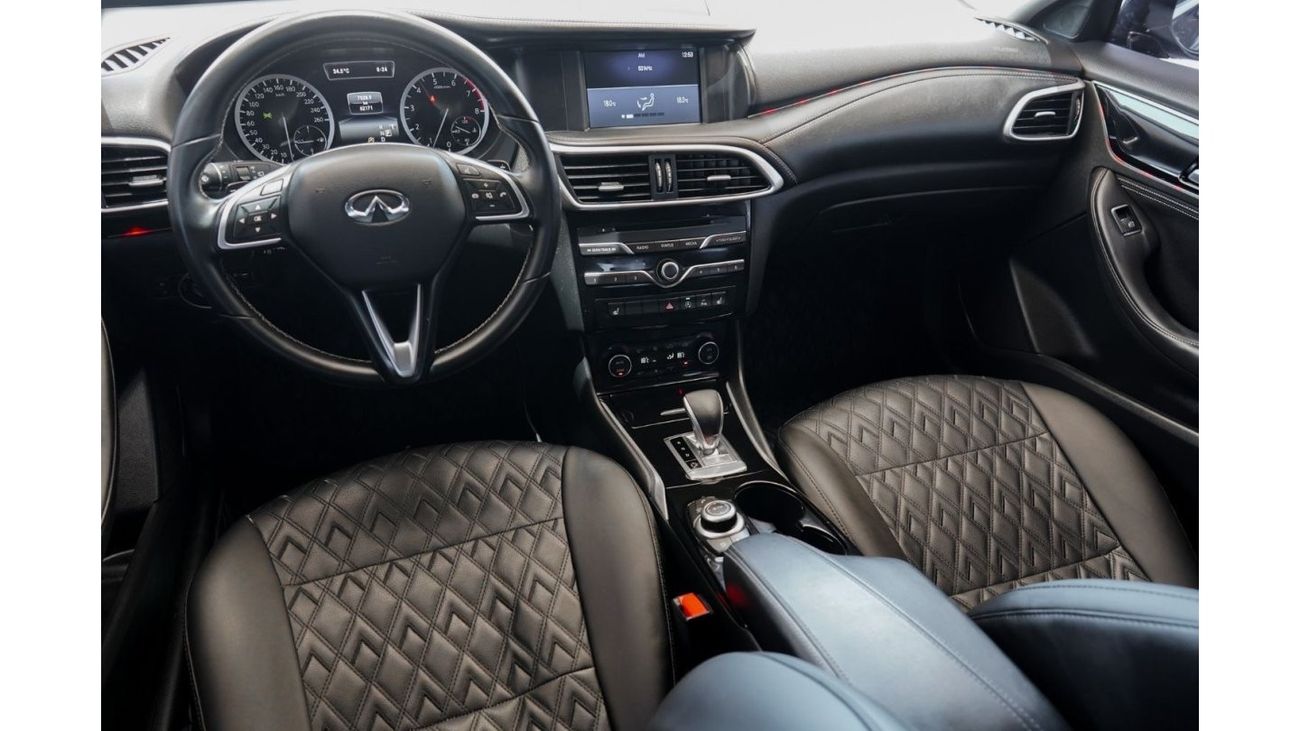 Infiniti Q30 std