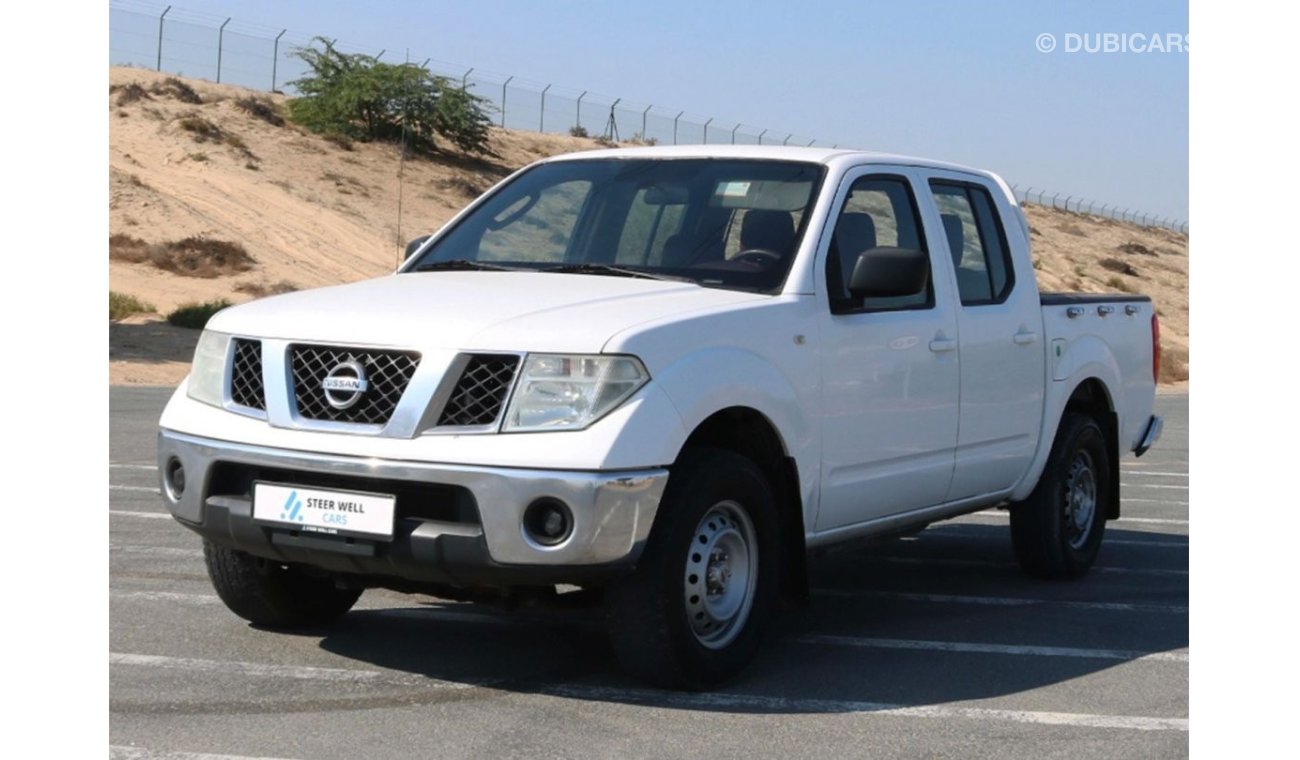 نيسان نافارا 2015 | NAVARA SE DOUBLE CABIN PICKUP WITH GCC SPECS AND EXCELLENT CONDITION