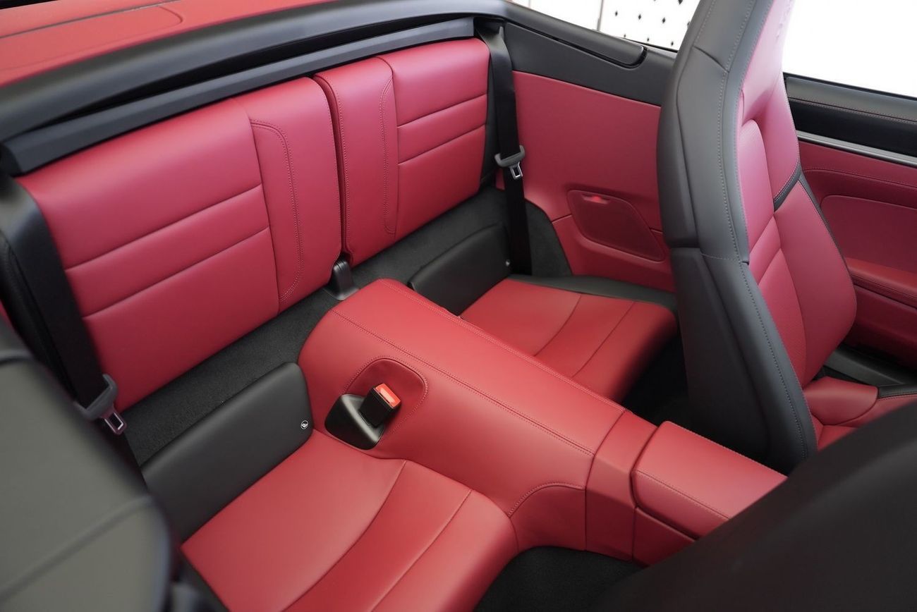 Porsche 911 Carrera 4 3.0L (444 HP) Convertible