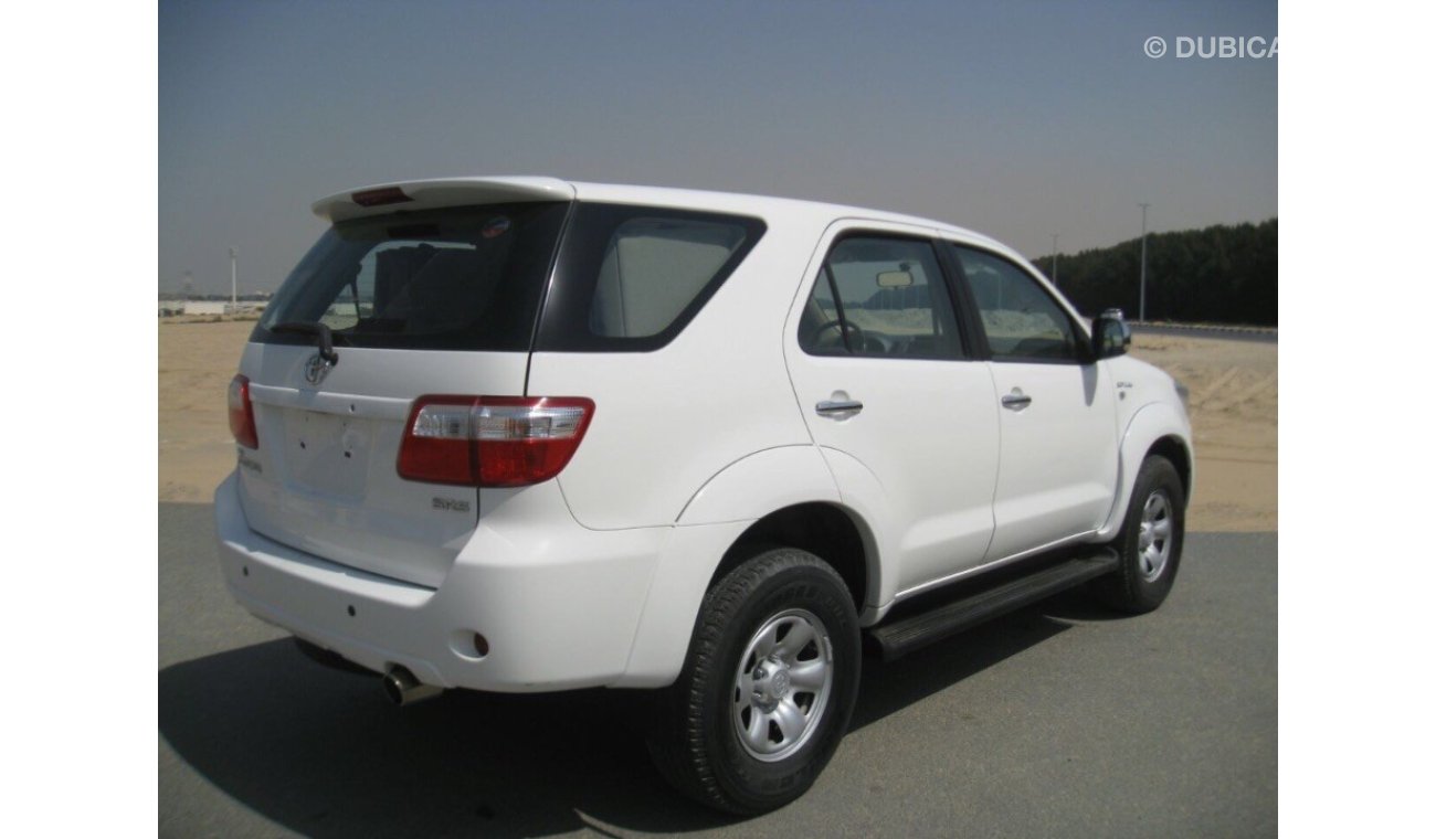 Toyota Fortuner V4 2011