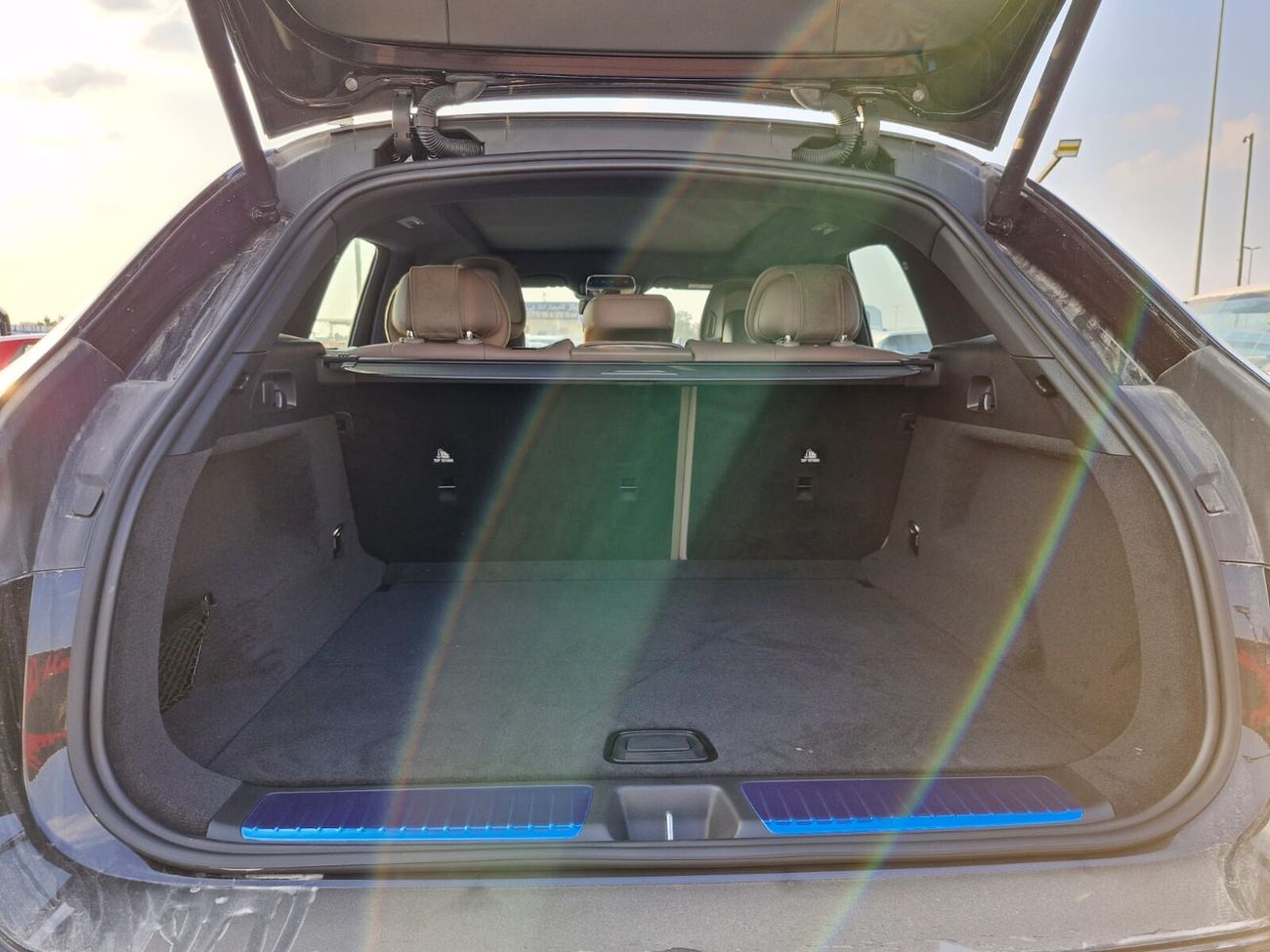 Mercedes-Benz EQE 500 SUV 2024 Mercedes-Benz EQE500 SUV – Freezone | Export & UAE Registration Available