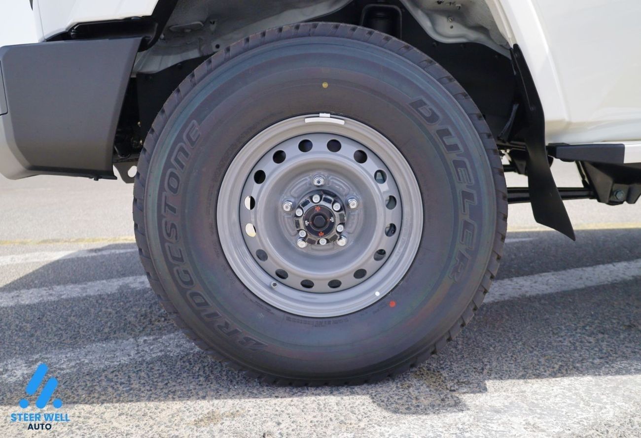 Toyota Land Cruiser Pick Up LC 79 Pick Up 4WD / 2.8L DSL MT / 4 Doors / Export Only