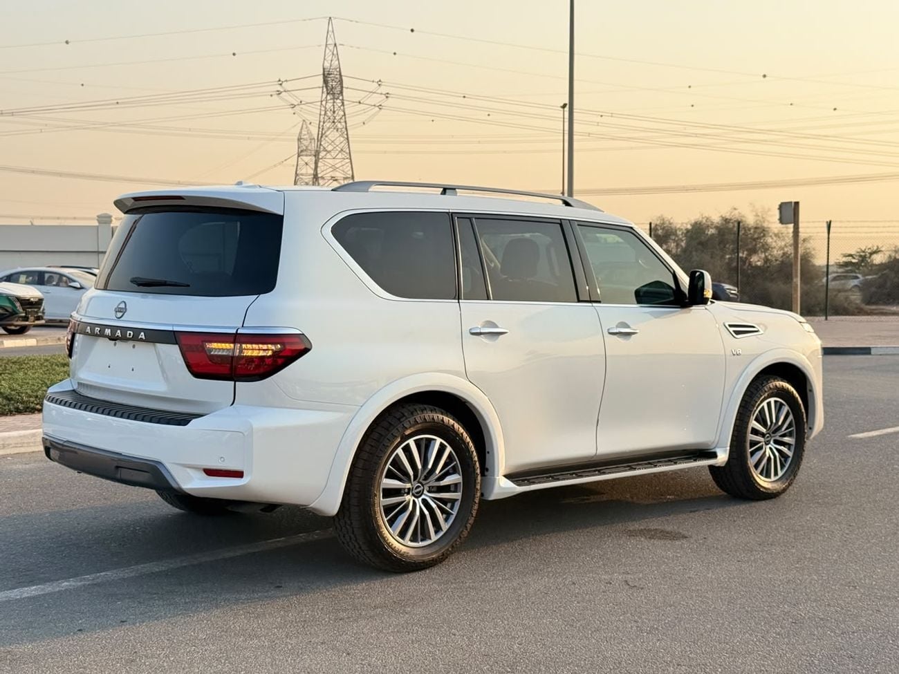 Nissan Armada SL Nissan Armada SV 2022