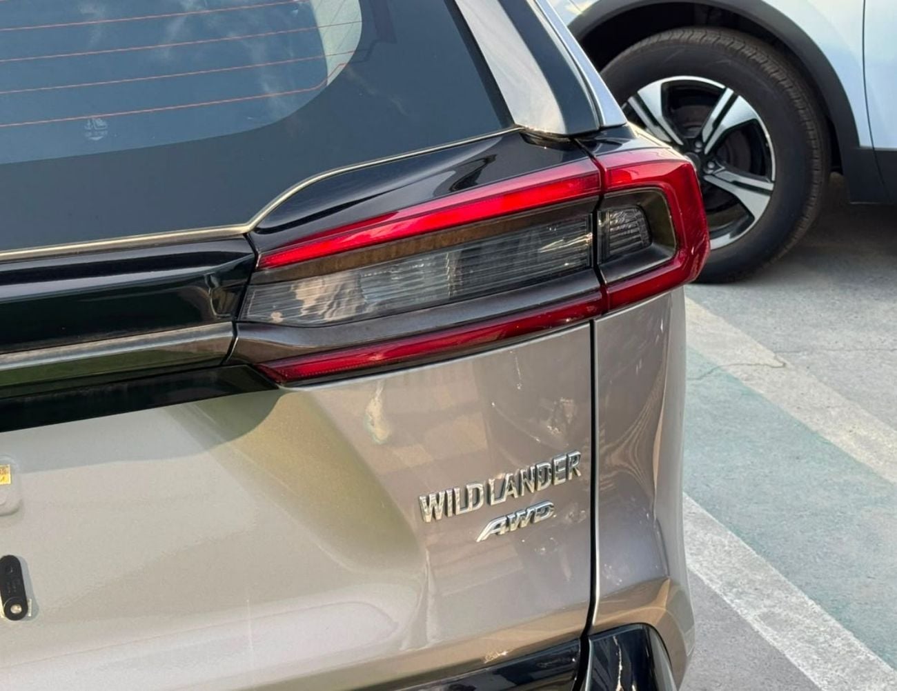 تويوتا وايلدلاندر LUXURY || 2.0L PETROL V4 || RADAR / PANORAMIC ROOF / 360*CAMERA (CODE#WLPL)