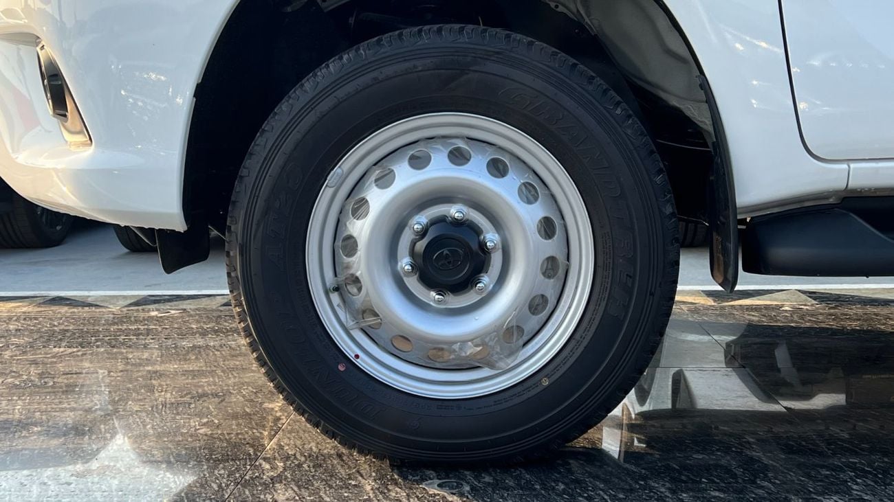 تويوتا هيلوكس GLX 2.7L Single Cab Utility 4WD M/T