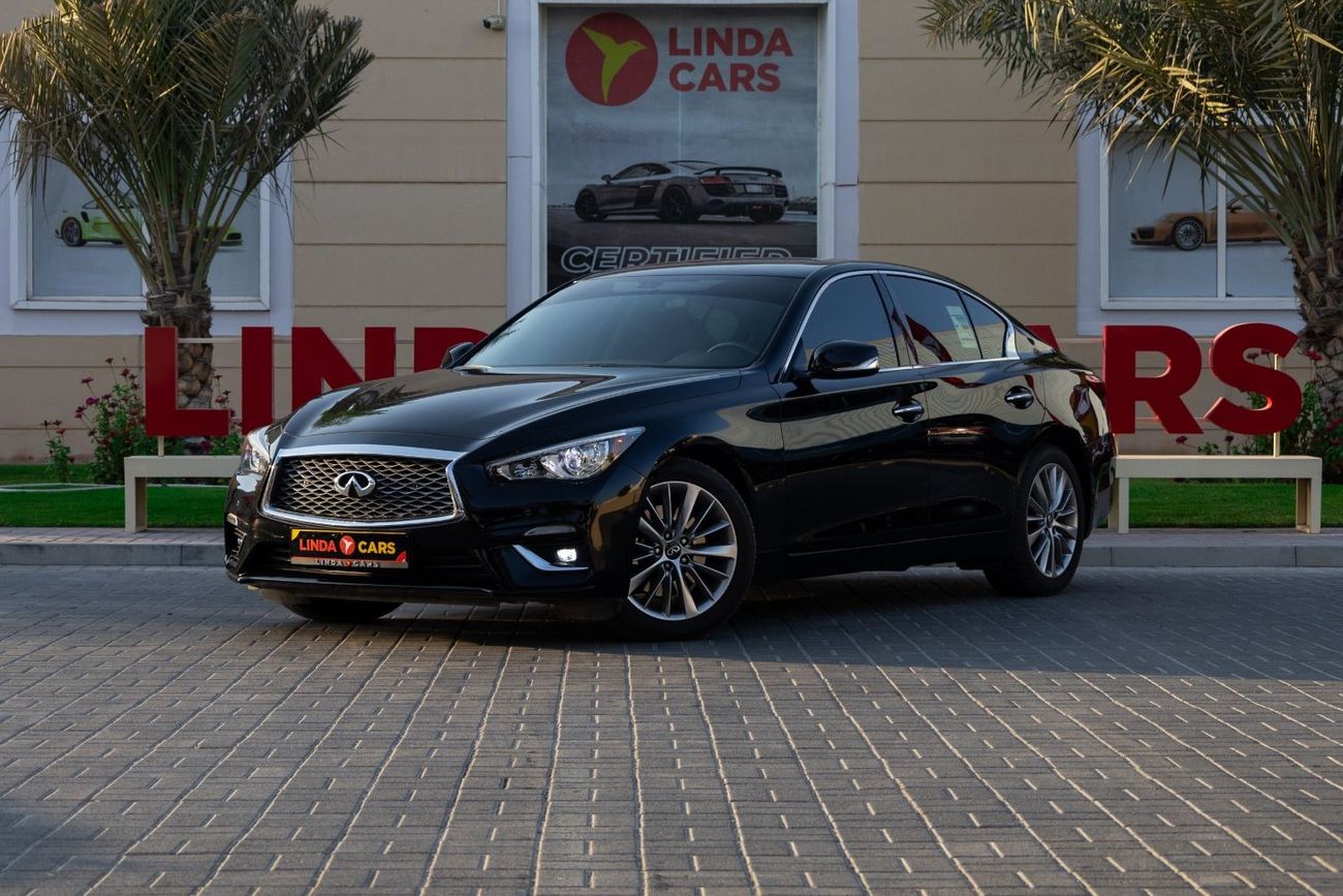 Infiniti Q50 Luxe V37