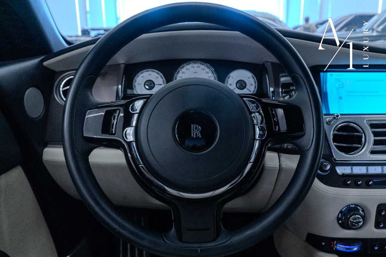 Rolls-Royce Wraith 2016 Rolls Royce Wraith, 4 Buttons, Starlight Headliner, Excellent Condition, GCC