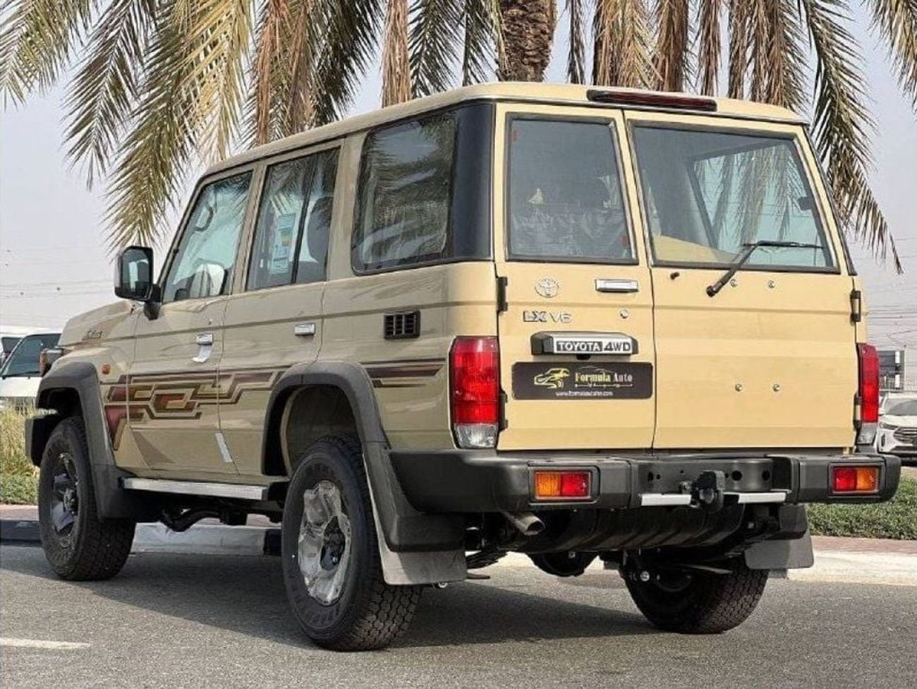 تويوتا لاند كروزر 70 LC76 4.0L PTR M/T // 2024 // HIGH OPTION WITH DVD & BACK CAMERA , POWER WINDOWS , COOL BOX // SPECIA