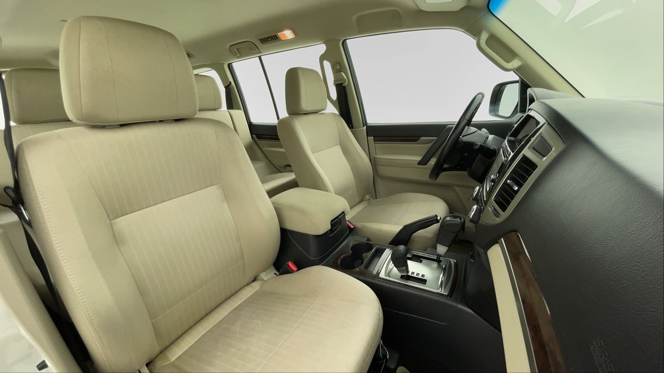 ميتسوبيشي باجيرو GLS MIDLINE 3 | بدون دفعة مقدمة | اختبار القيادة في المنزل