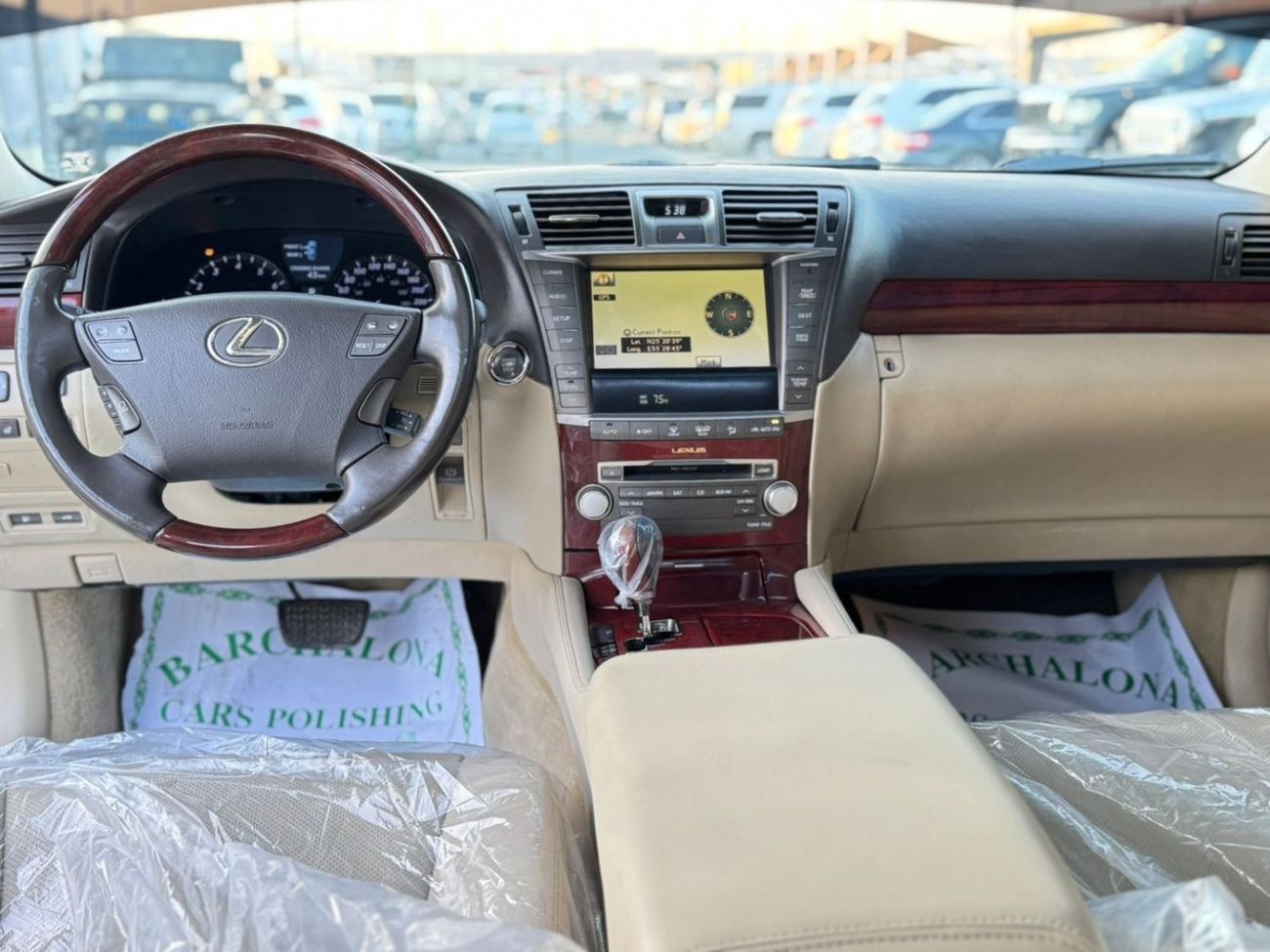 لكزس LS 460 L 4.6L In excellent condition and requires no expense