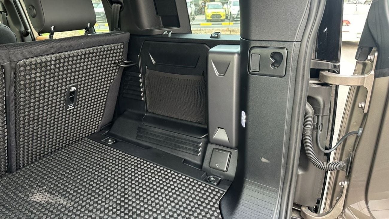 Land Rover Defender 3.0L 110 P400 EDITION X