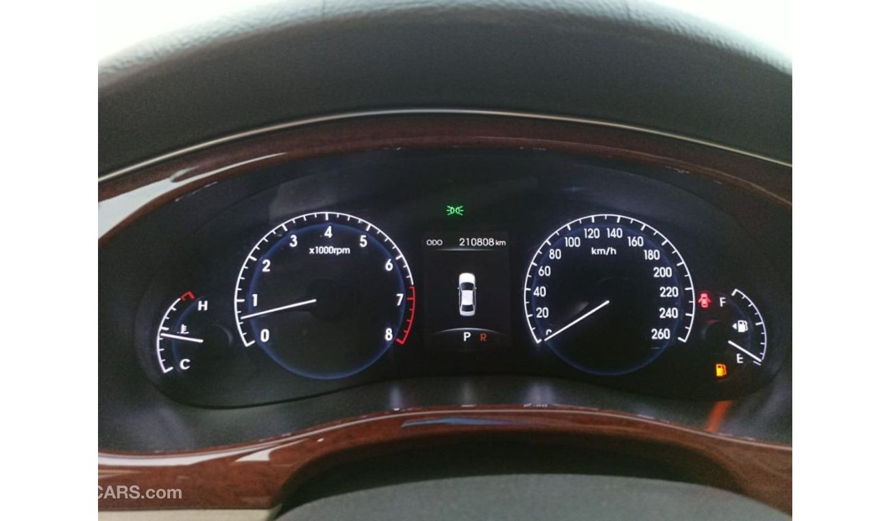 Hyundai Genesis Hyundai Genesis GCC  model 2013 in excellent condition