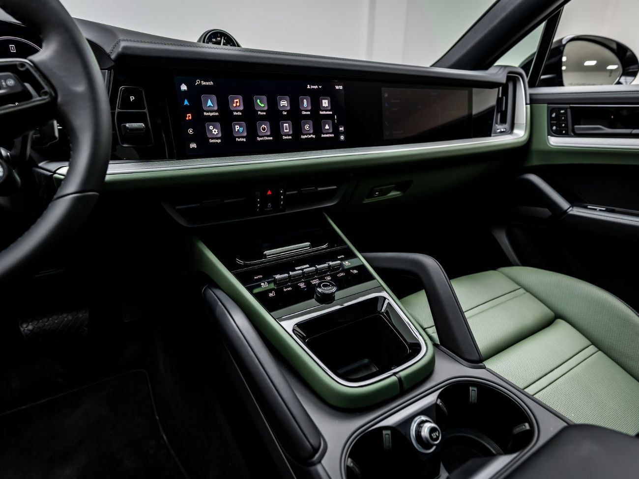 Porsche Cayenne Base Coupe 2025 Porsche Cayenne Coupe, March 2027 Porsche Warranty, Low KMs, GCC