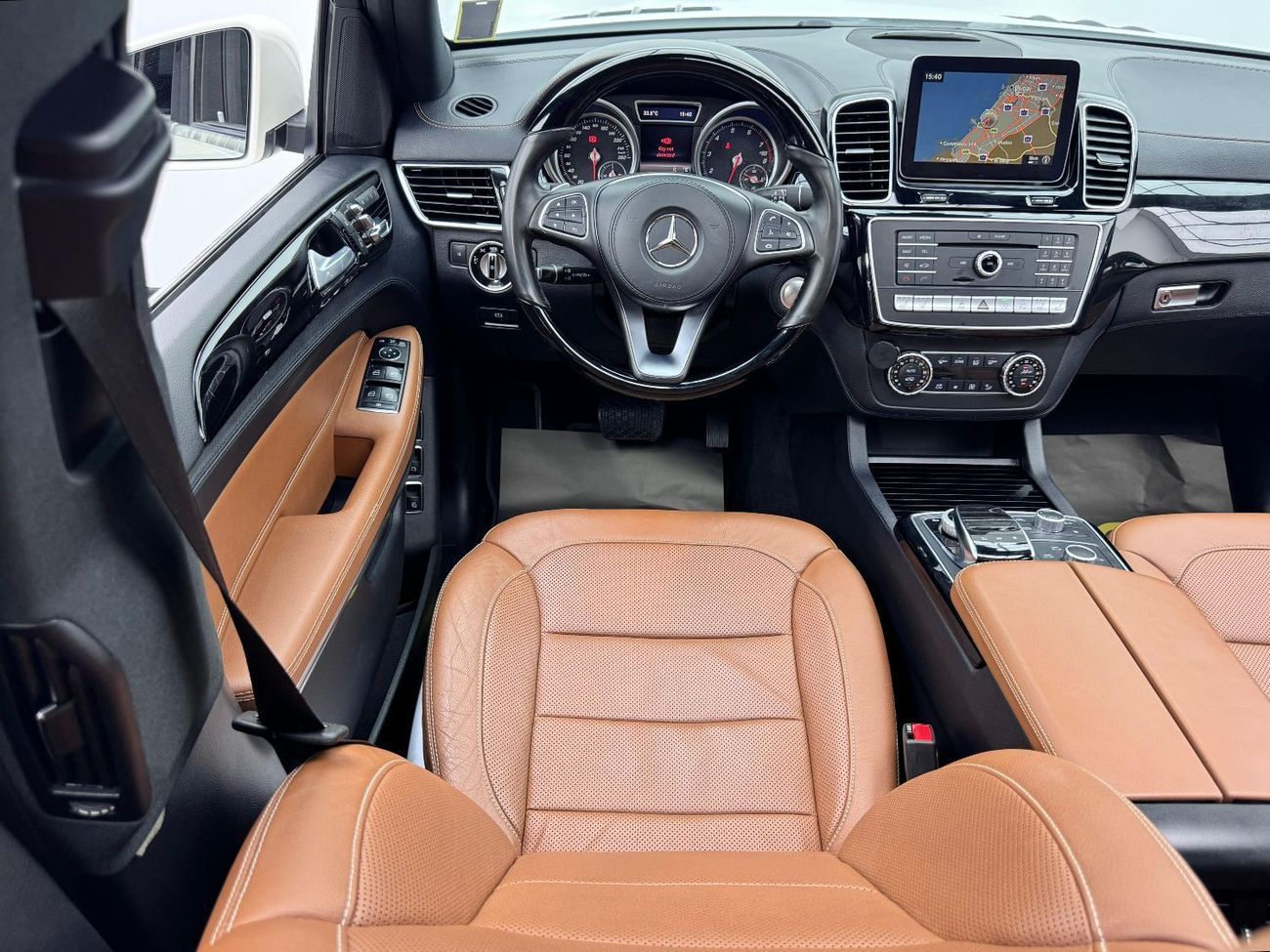 مرسيدس بنز GLS 500 Std 4.7L 2018 Mercedes Benz GLS500 4MATIC, Warranty, Full Service History, 7 Seater, GCC