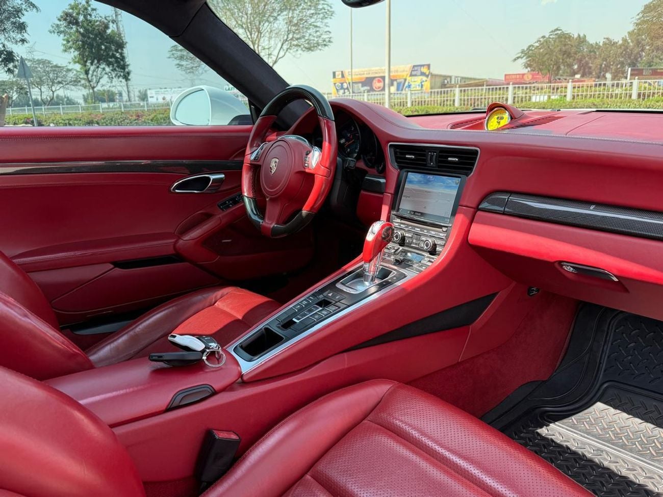 Porsche 911 Carrera 3.6L Coupe PORSCHE CARRERA 911 2013 GCC CARBON FIBER FULL SERVICE HISTORY SPECIAL EDITION 3