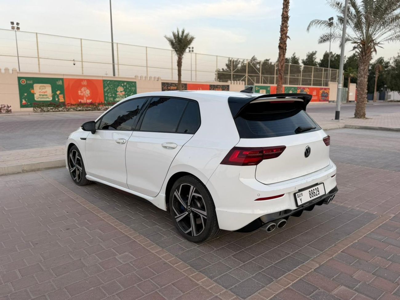 Volkswagen Golf R Base 2.0T