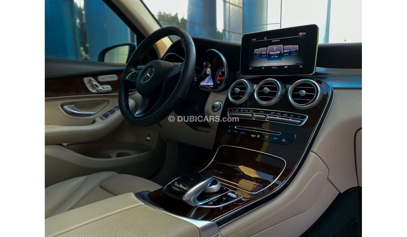Mercedes-Benz GLC 300 MERCEDES GLC300 AMG 2018 (fully loaded)