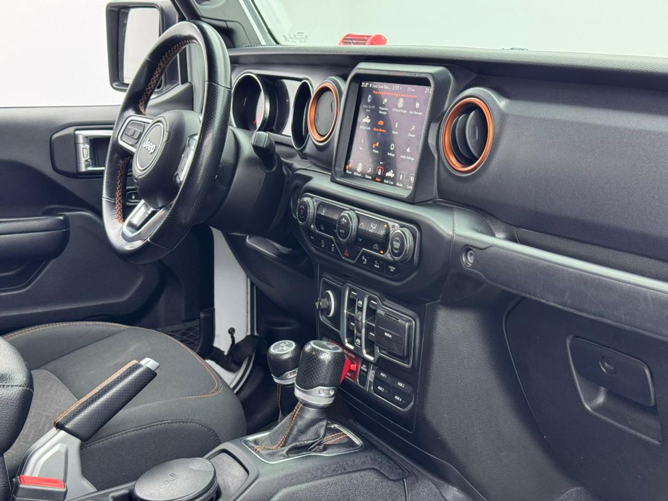 Jeep Gladiator Sand Runner 3.6L 2021 Jeep Gladiator Sand Runner, 2026 Jeep Warranty, Jeep Service History, GCC