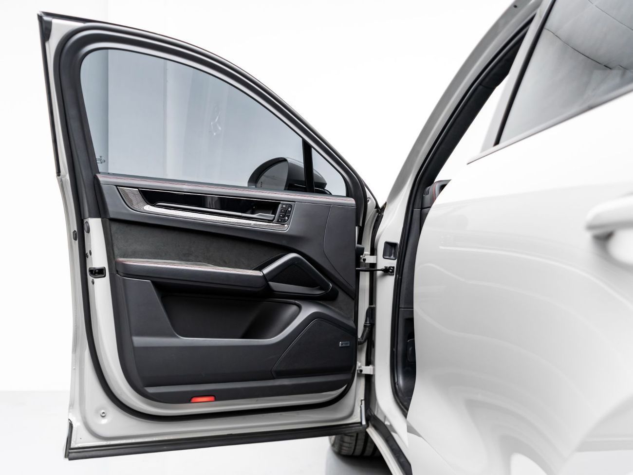 Porsche Cayenne 2025 Porsche Cayenne GTS Coupe, 2026 Porsche Warranty, GTS Interior, Low KMs, GCC