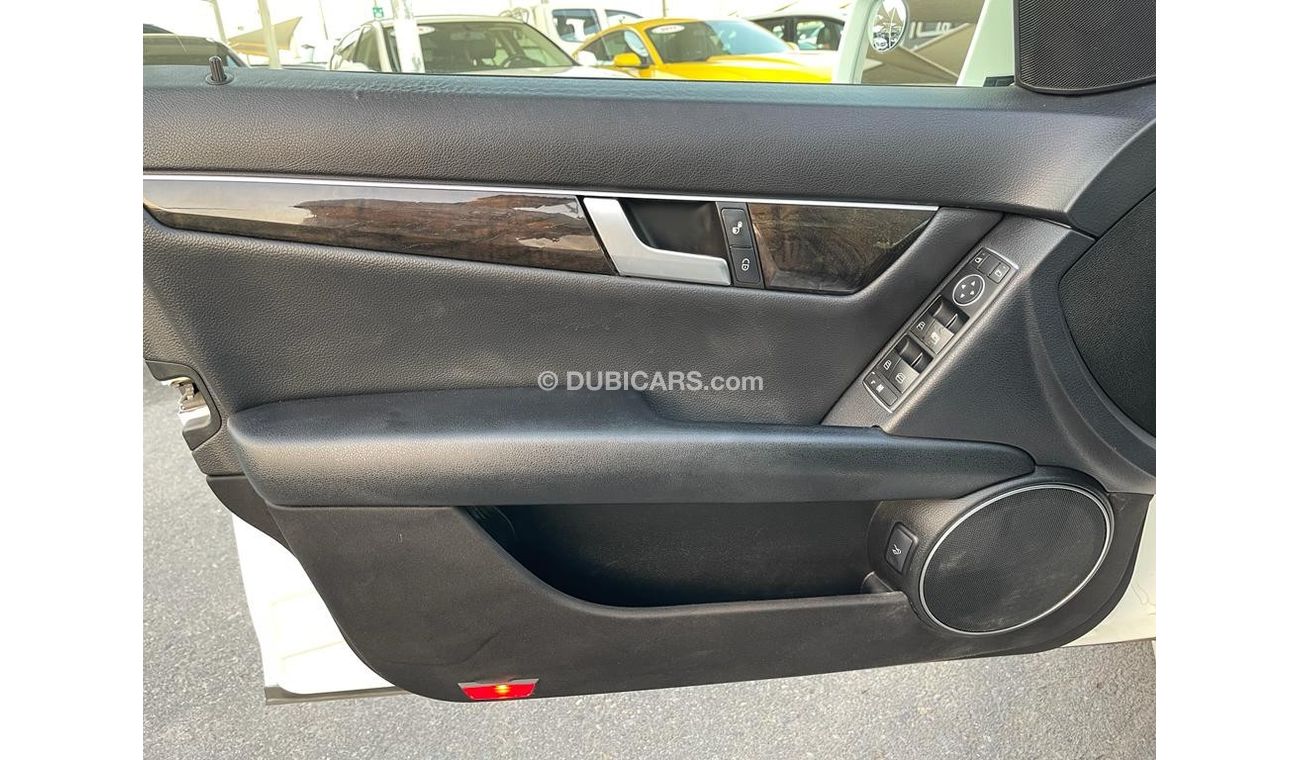Mercedes-Benz C 200 Std Mercedes C200_Gcc_2013_Excellent_Condition _Full option
