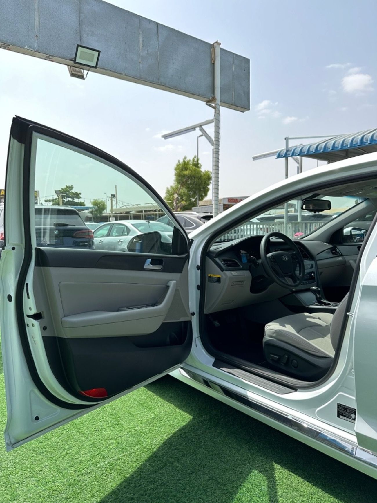 Hyundai Sonata Hyundai Sonata 2015 2.4 in good condition in white light sport