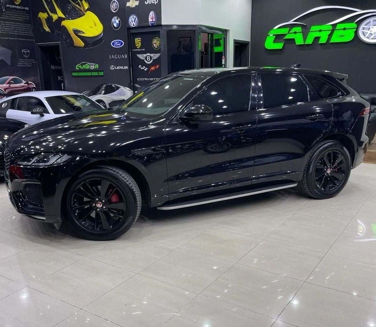 جاكوار F بيس R-Dynamic Black P250 2.0L Jaguar F-Pace 2022