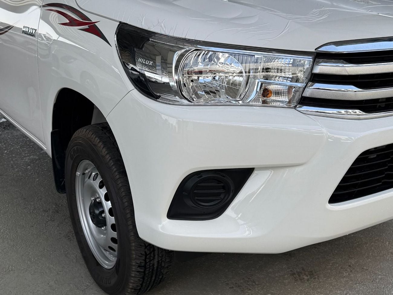 Toyota Hilux 2026 TOYOTA HILUX 2.7 SINGLE CABIN 4X4 **EXPORT ONLY**التصدير فقط خارج الخليج**