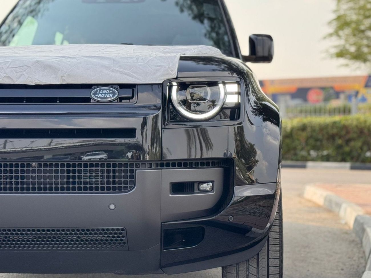 لاند روفر ديفندر  DEFENDER X DAYNAMIC HSE P 400