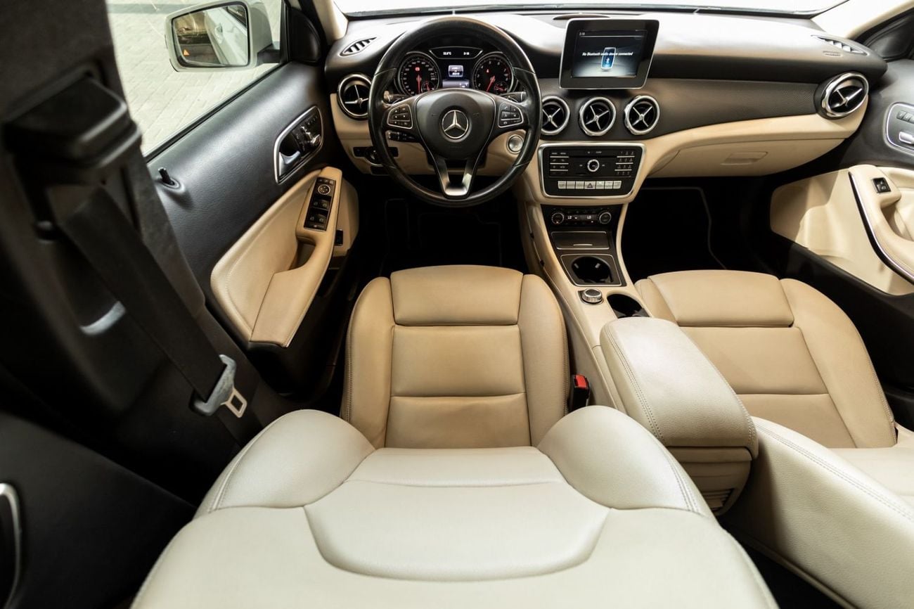 Mercedes-Benz GLA 220 Mercedes-Benz GLA 220 2018 Korean specs for 1,014.00 AED monthly