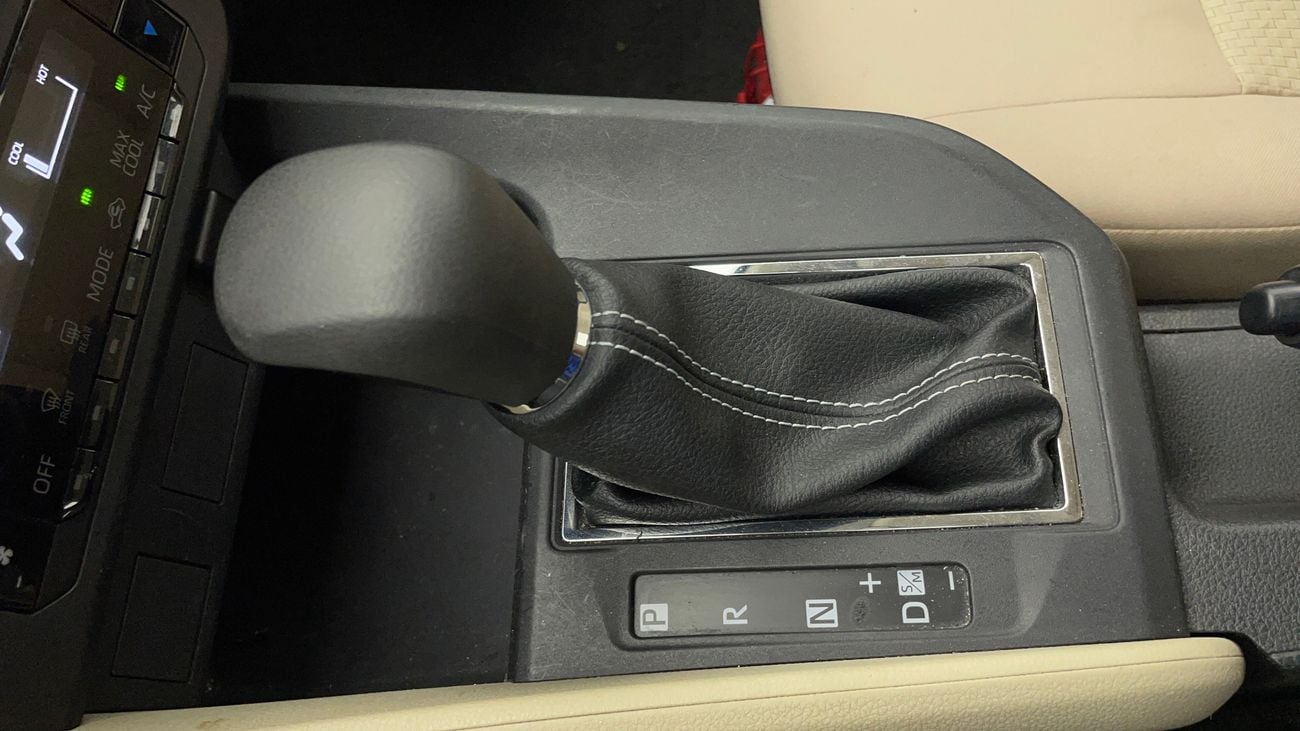 تويوتا يارس E 1.5 | بدون دفعة مقدمة | اختبار القيادة في المنزل