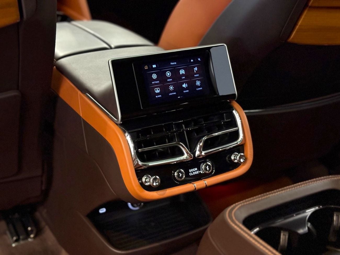 Bentley Bentayga AZURE AED 11,660 P.M | 0% DOWN PAYMENT | BENTLEY BENTAYGA AZURE FIRST EDITION | 4.0L V8 | FULL AGENCY SERV