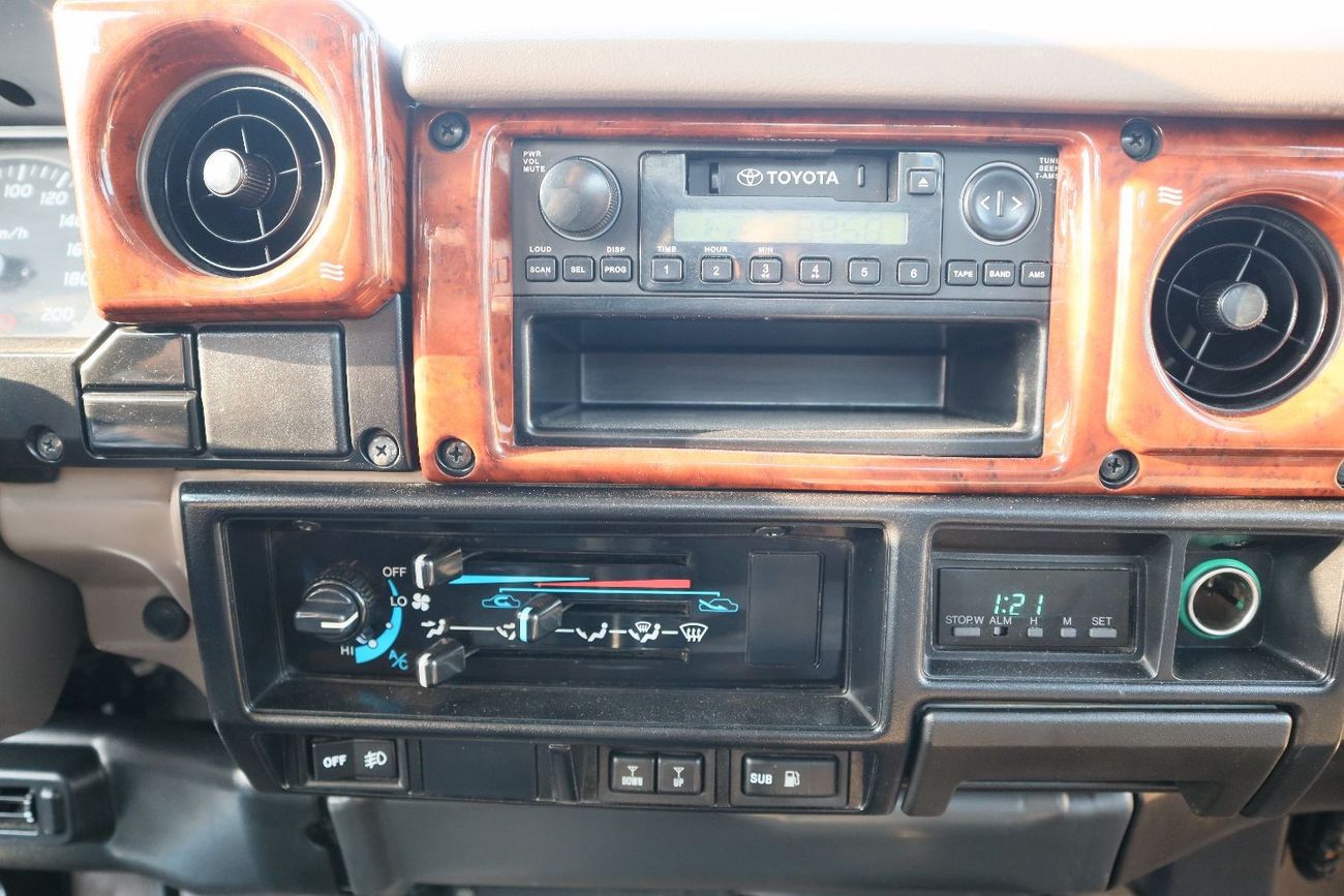 Toyota Land Cruiser Pick Up 2009 TOYOTA LAND CRUISER SINGLE CAN 4.5l