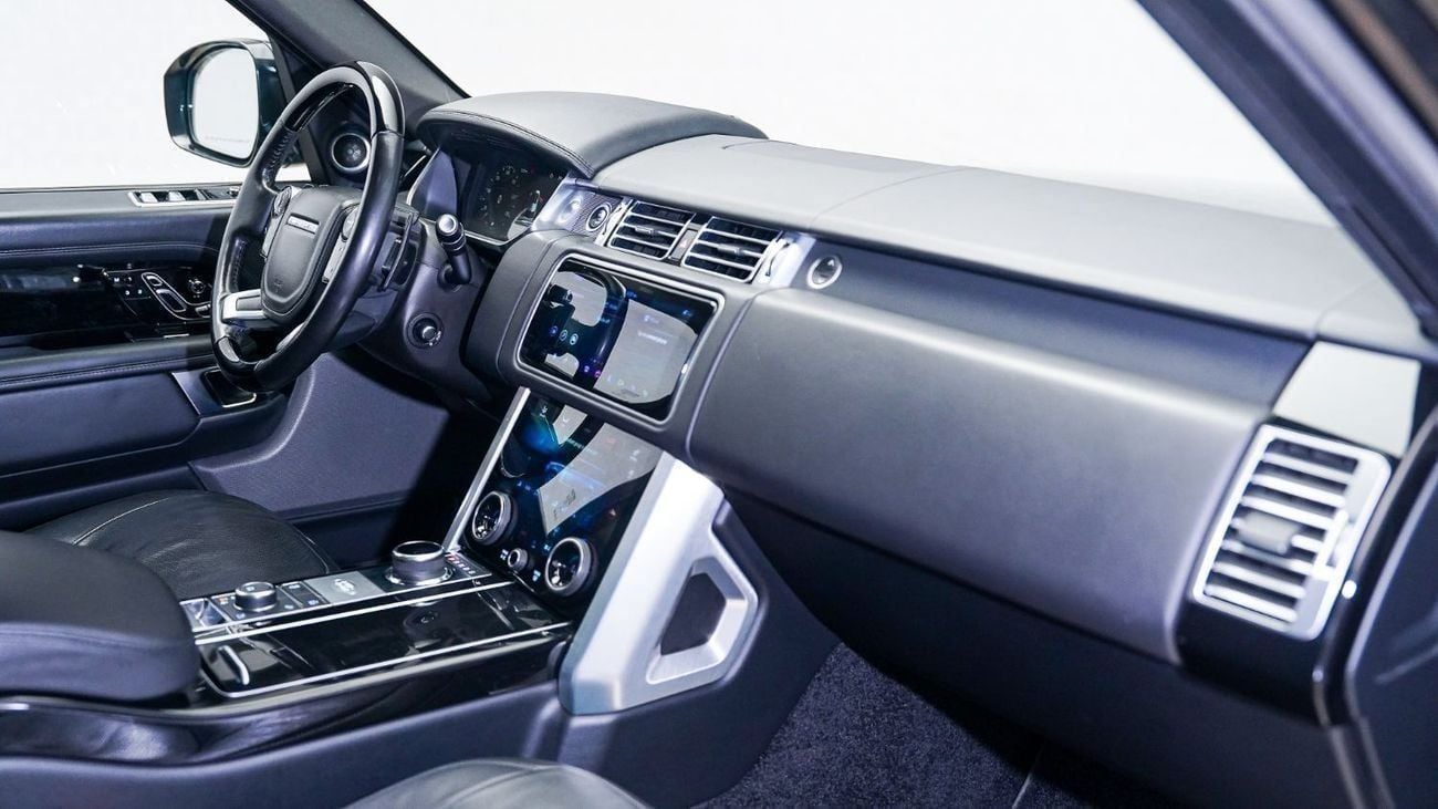 Land Rover Range Rover Vogue SE 5.0L UAE's Very Best Example | 2 Years Free Servicing | AED 4,460 Per Month