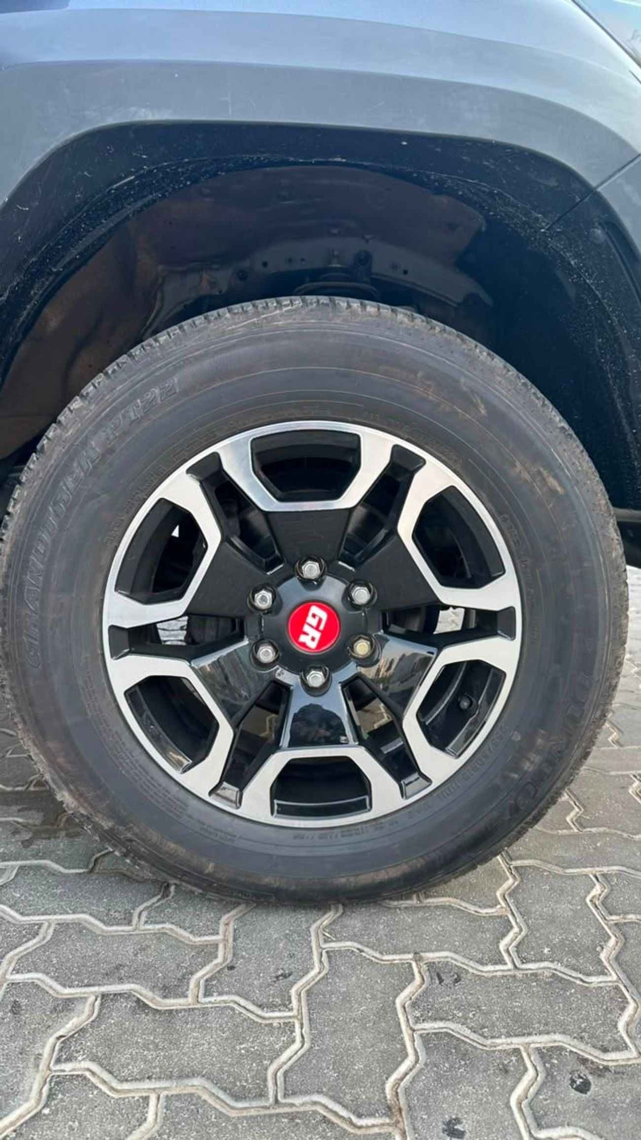 تويوتا هيلوكس SR Upgrade to GR Sport