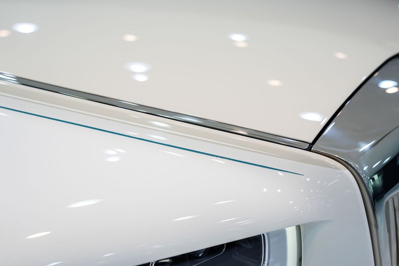 Rolls-Royce Phantom Std 6.8L 2018 Rolls Royce Phantom, Two-Tone Exterior, Rear Entertainment, Bespoke Audio, GCC Specs!!