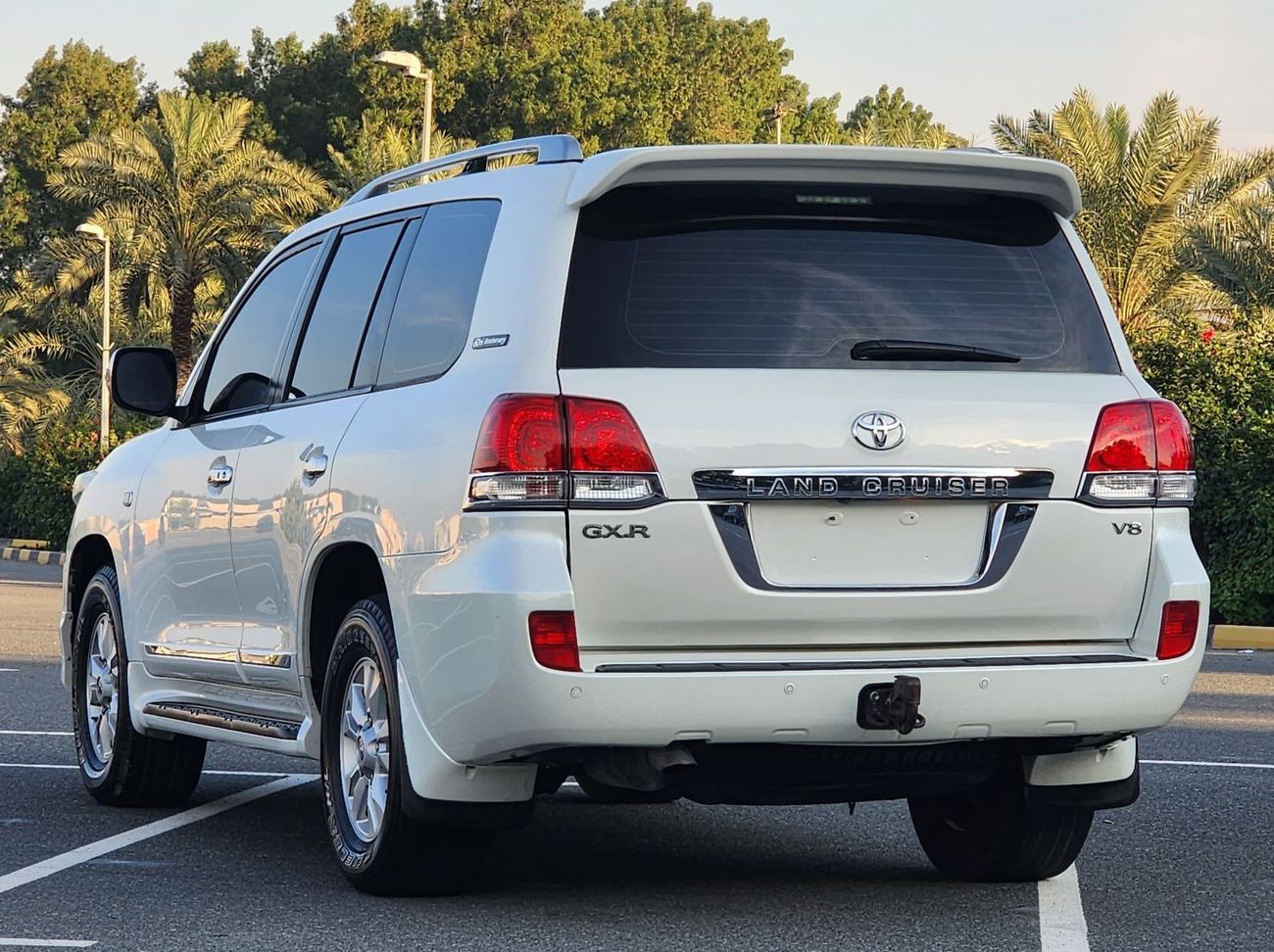 تويوتا لاند كروزر GX.R V8 full options