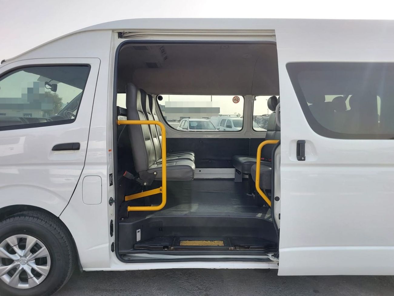 تويوتا هاياس TOYOTA HIACE COMMUTER VAN RHD 2017 MODEL 2.7 L PETROL AUTOMATIC(PM83742)