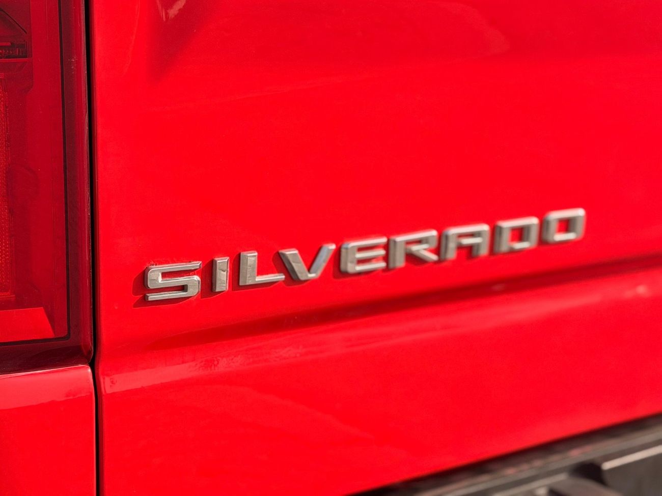 شيفروليه سيلفارادو ZR2 export from Australia