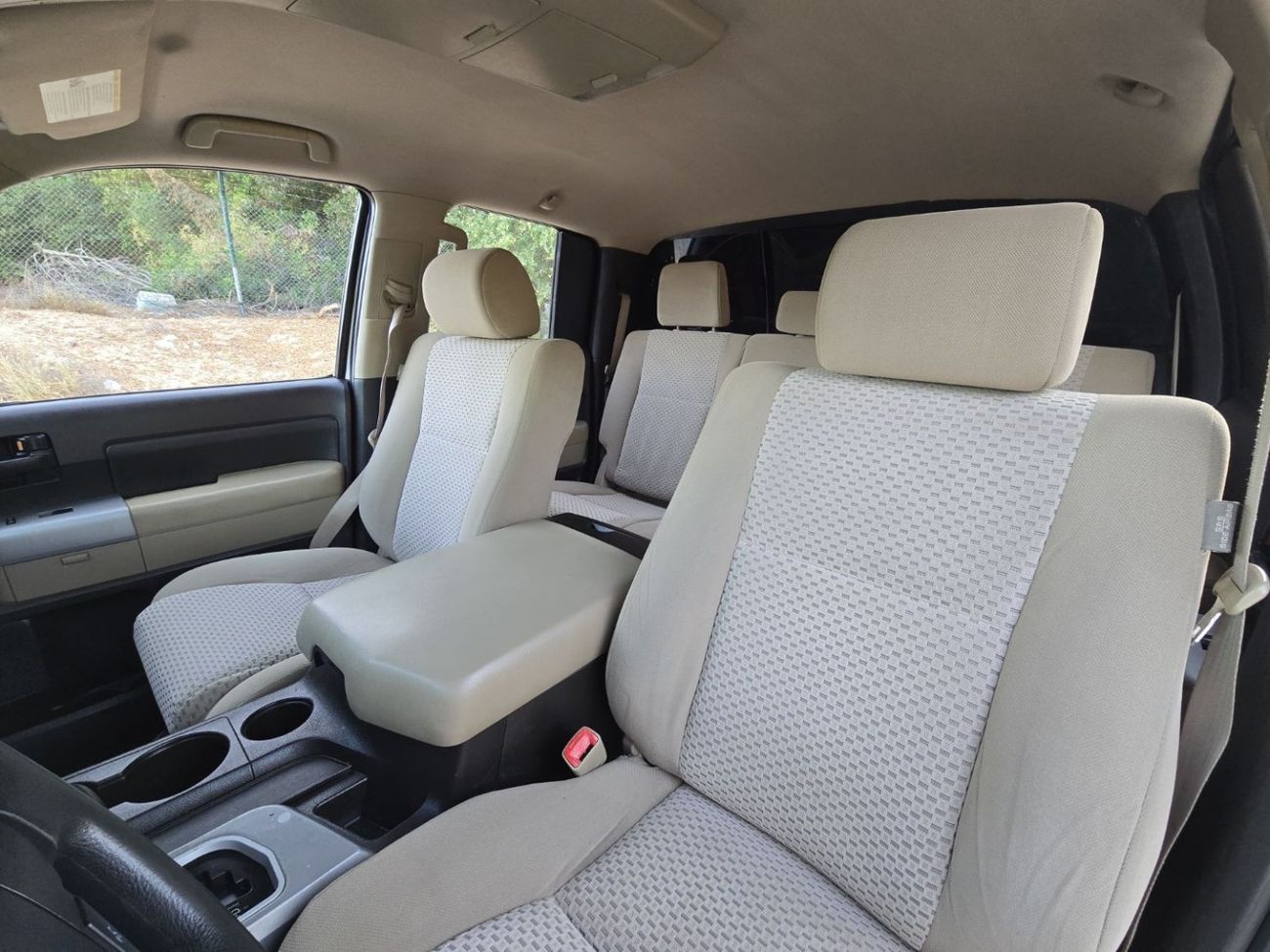 Toyota Tundra Crewmax SR5 5.7L TOYOTA TUNDRA 2011 5.7L V8 // 4X4 // GOOD CONDITION INSIDE OUT SIDE