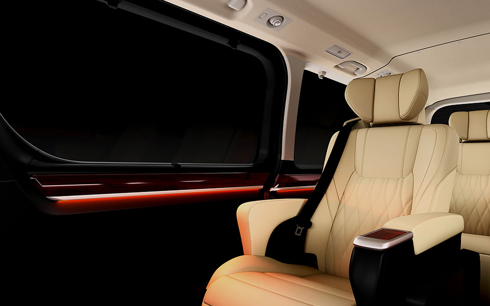 Toyota Granvia interior - Seats