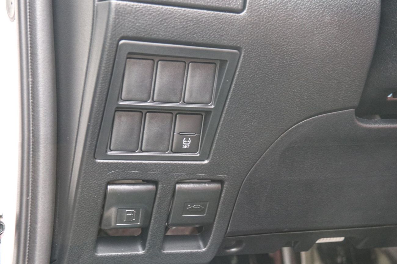 Toyota Hilux GLX 2.7L Double Cab Utility 4WD A/T Toyota Hilux 2.7L 4WD | Full | Petrol | Best Export Price