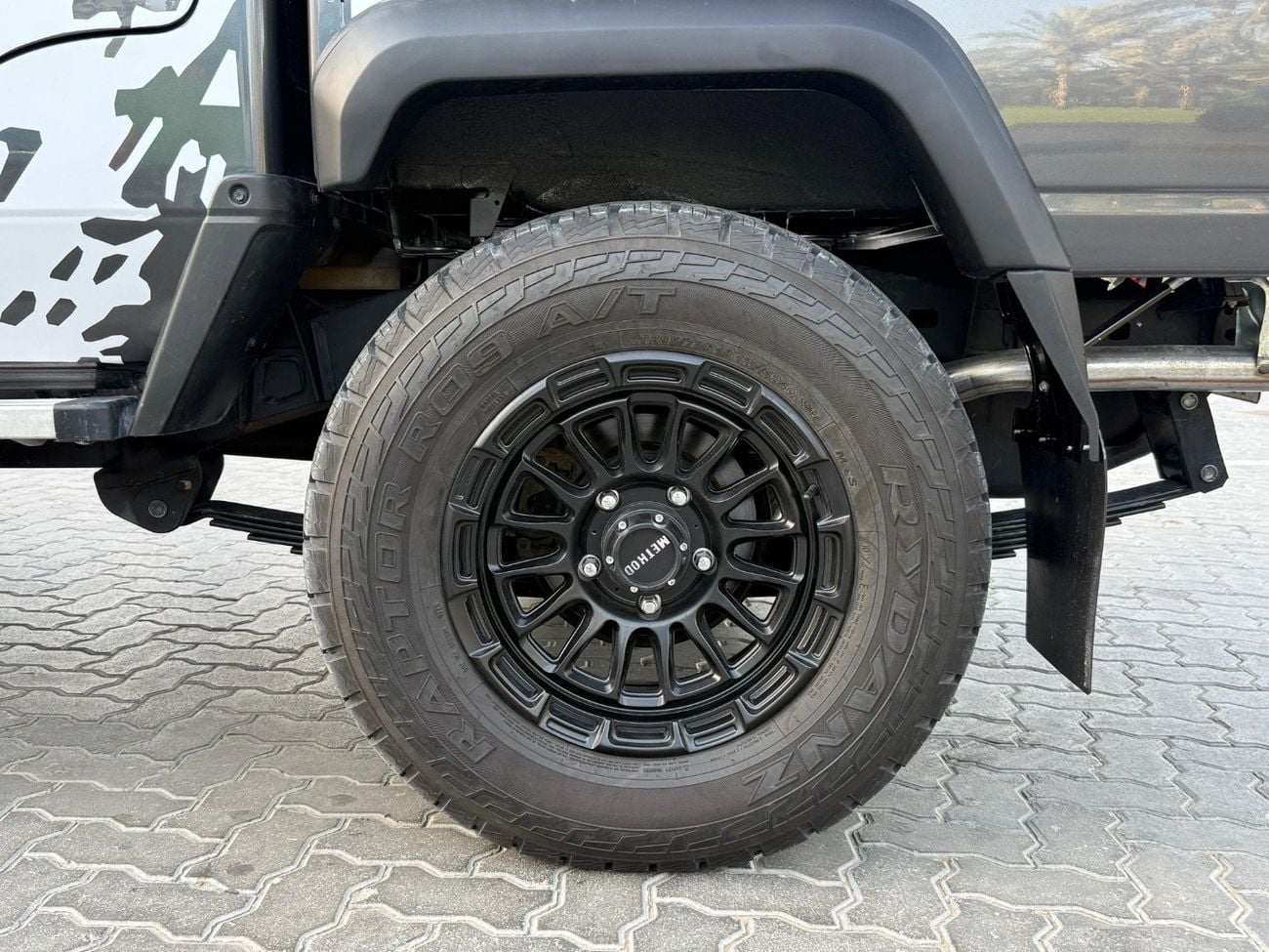تويوتا لاند كروزر V8 GXL with Upgraded Shape