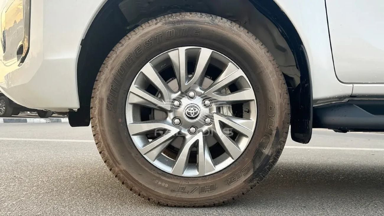 تويوتا هيلوكس SGLX 2.8L Diesel 4WD Double Cab | Full Option | Auto | RHD